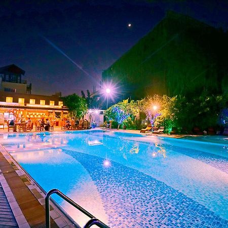 Triumph Hotel Mandalaj Kültér fotó