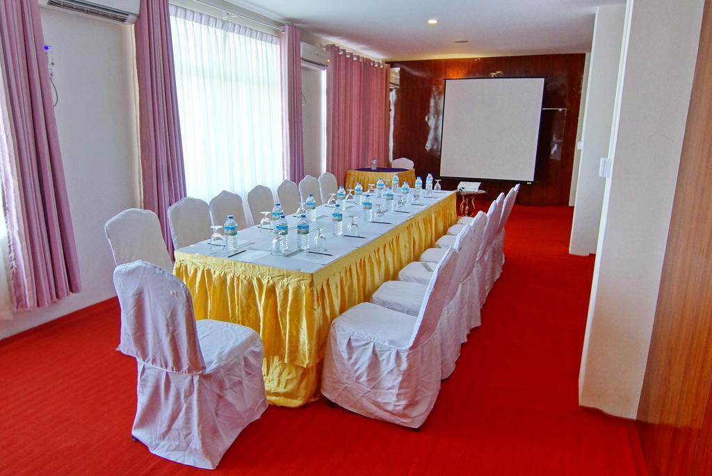 Triumph Hotel Mandalaj Kültér fotó
