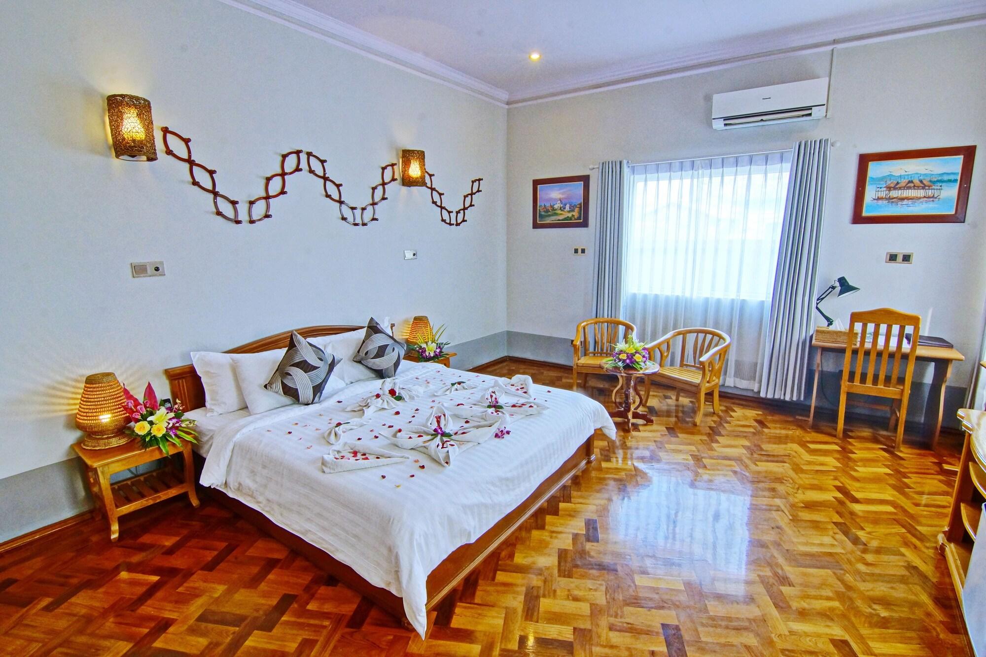 Triumph Hotel Mandalaj Kültér fotó