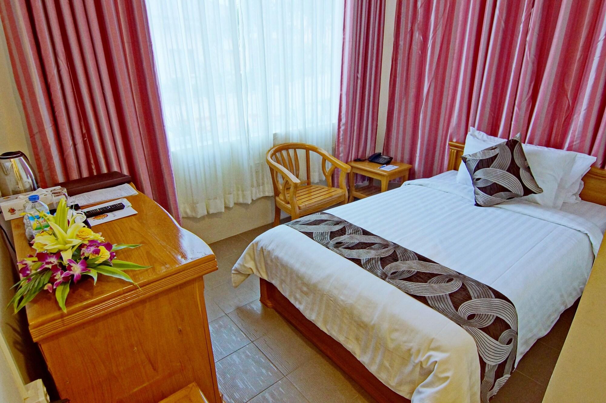 Triumph Hotel Mandalaj Kültér fotó