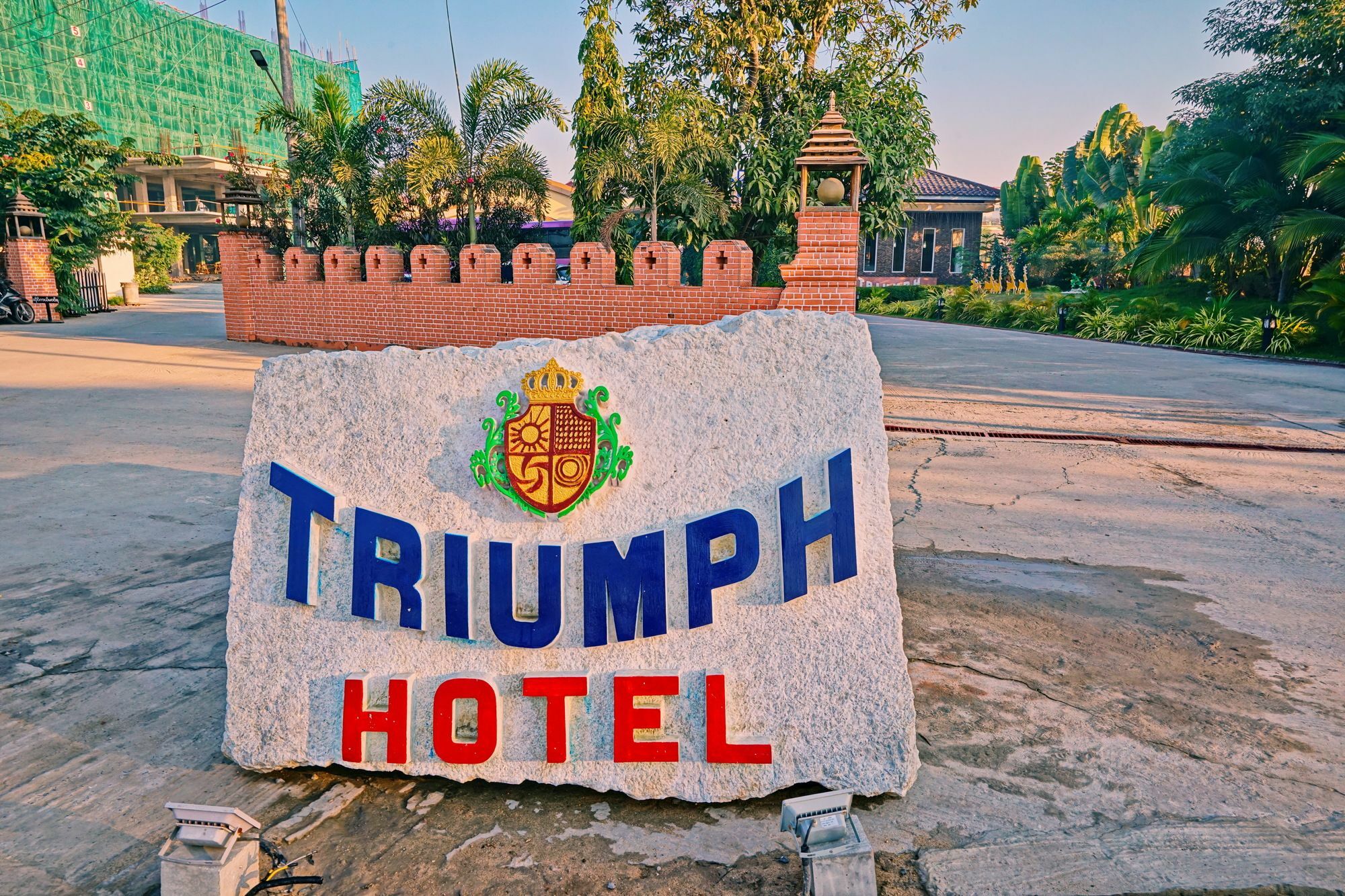 Triumph Hotel Mandalaj Kültér fotó