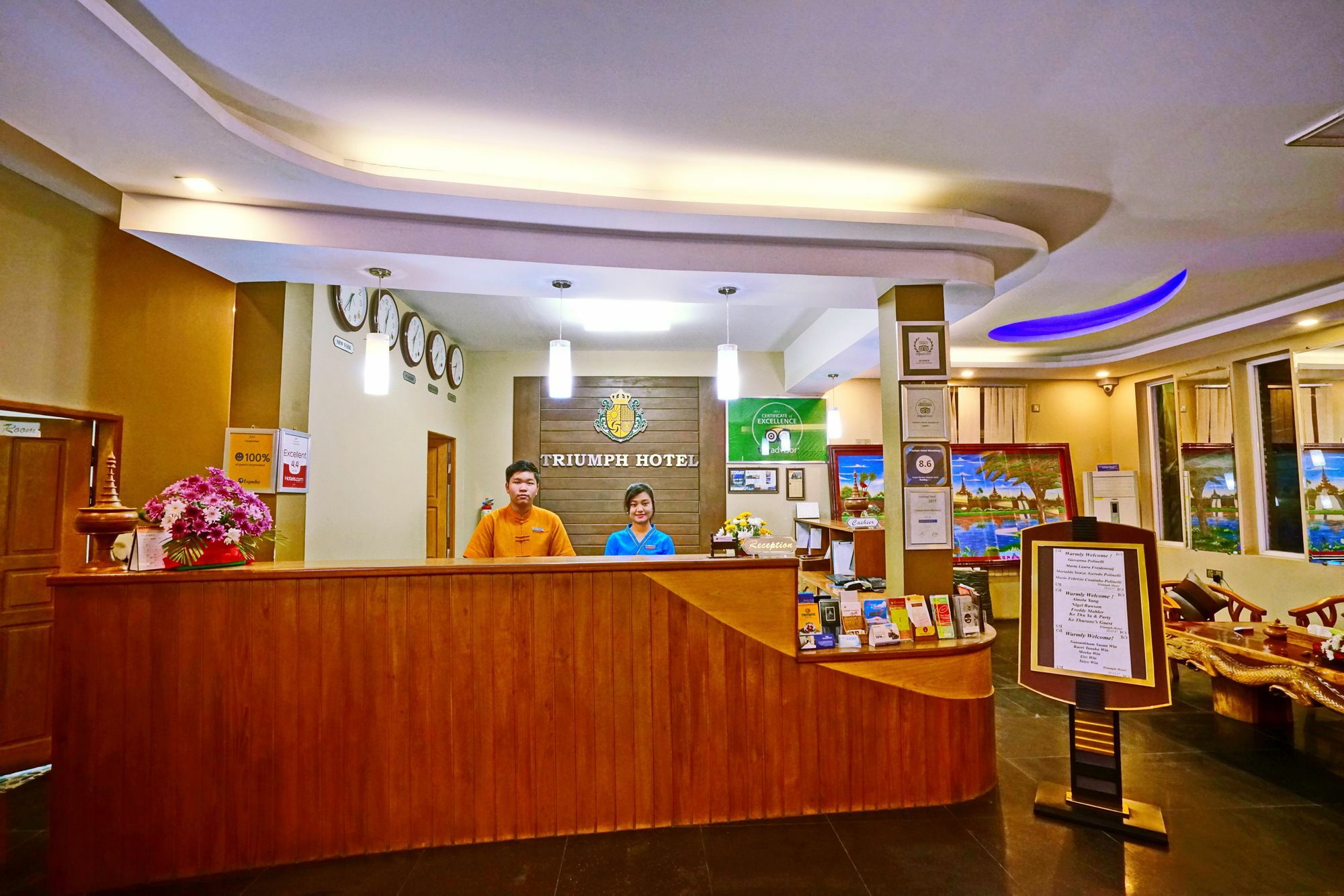 Triumph Hotel Mandalaj Kültér fotó