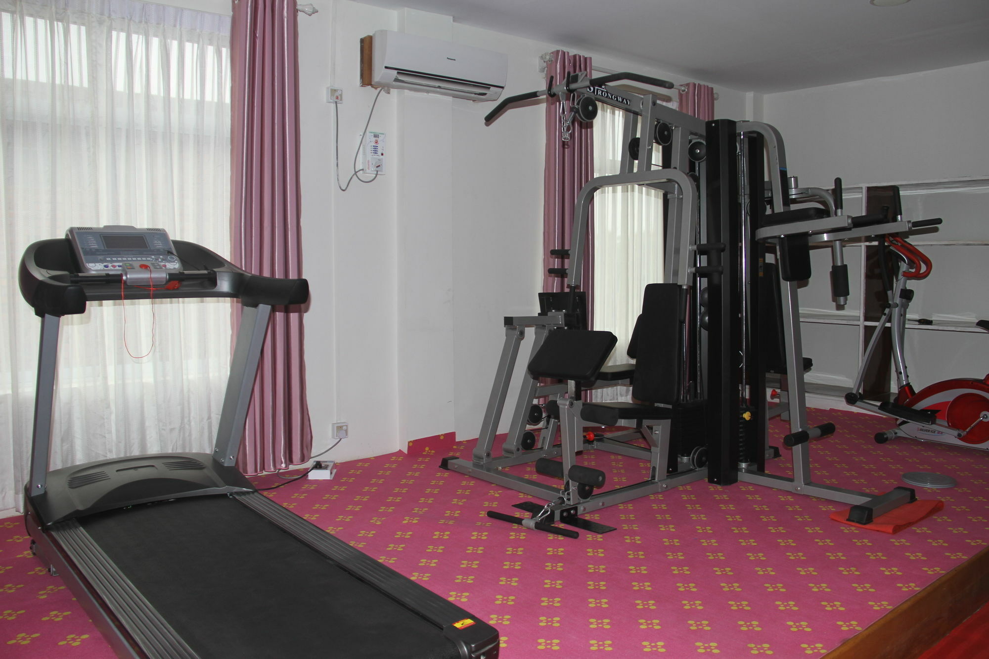 Triumph Hotel Mandalaj Kültér fotó