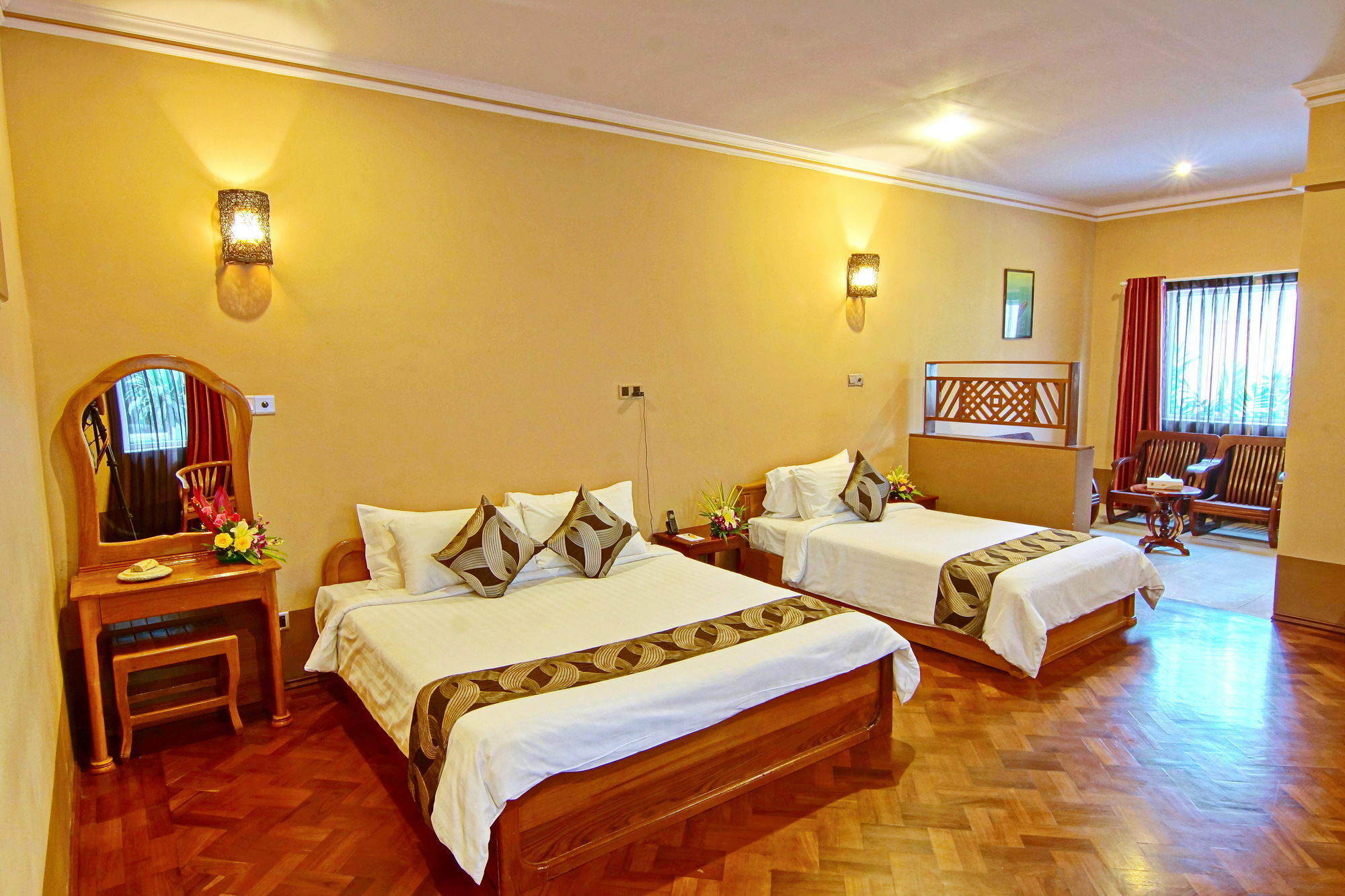 Triumph Hotel Mandalaj Kültér fotó
