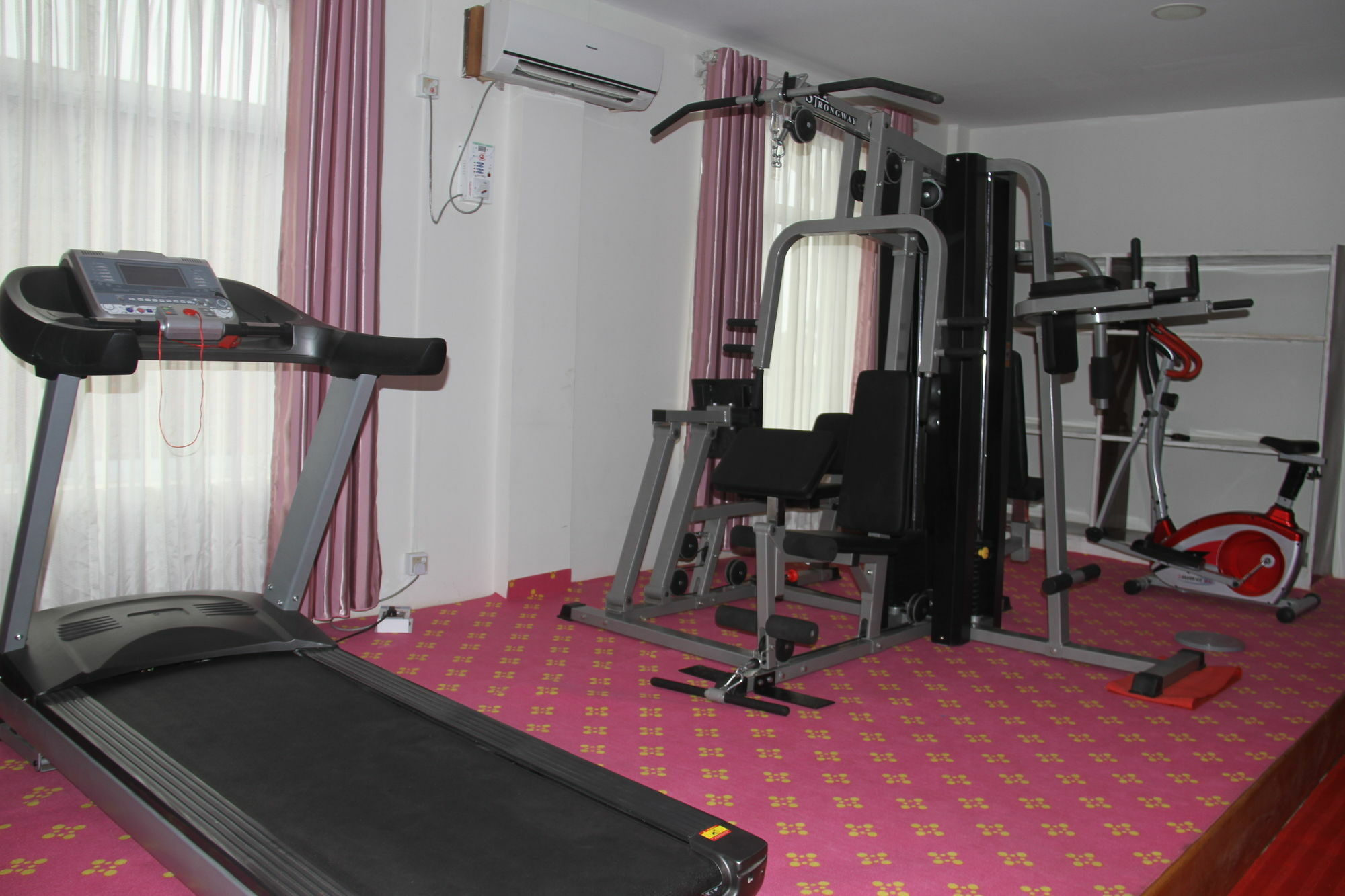Triumph Hotel Mandalaj Kültér fotó