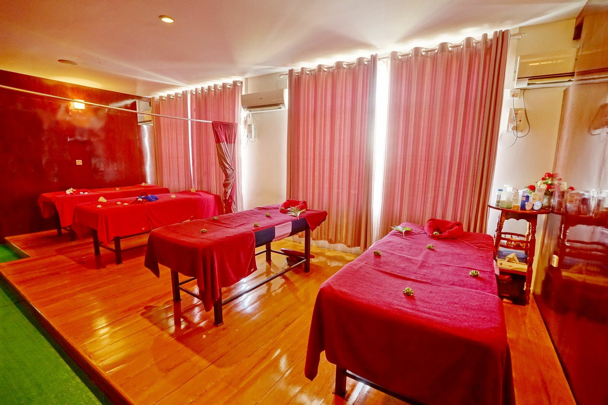 Triumph Hotel Mandalaj Kültér fotó