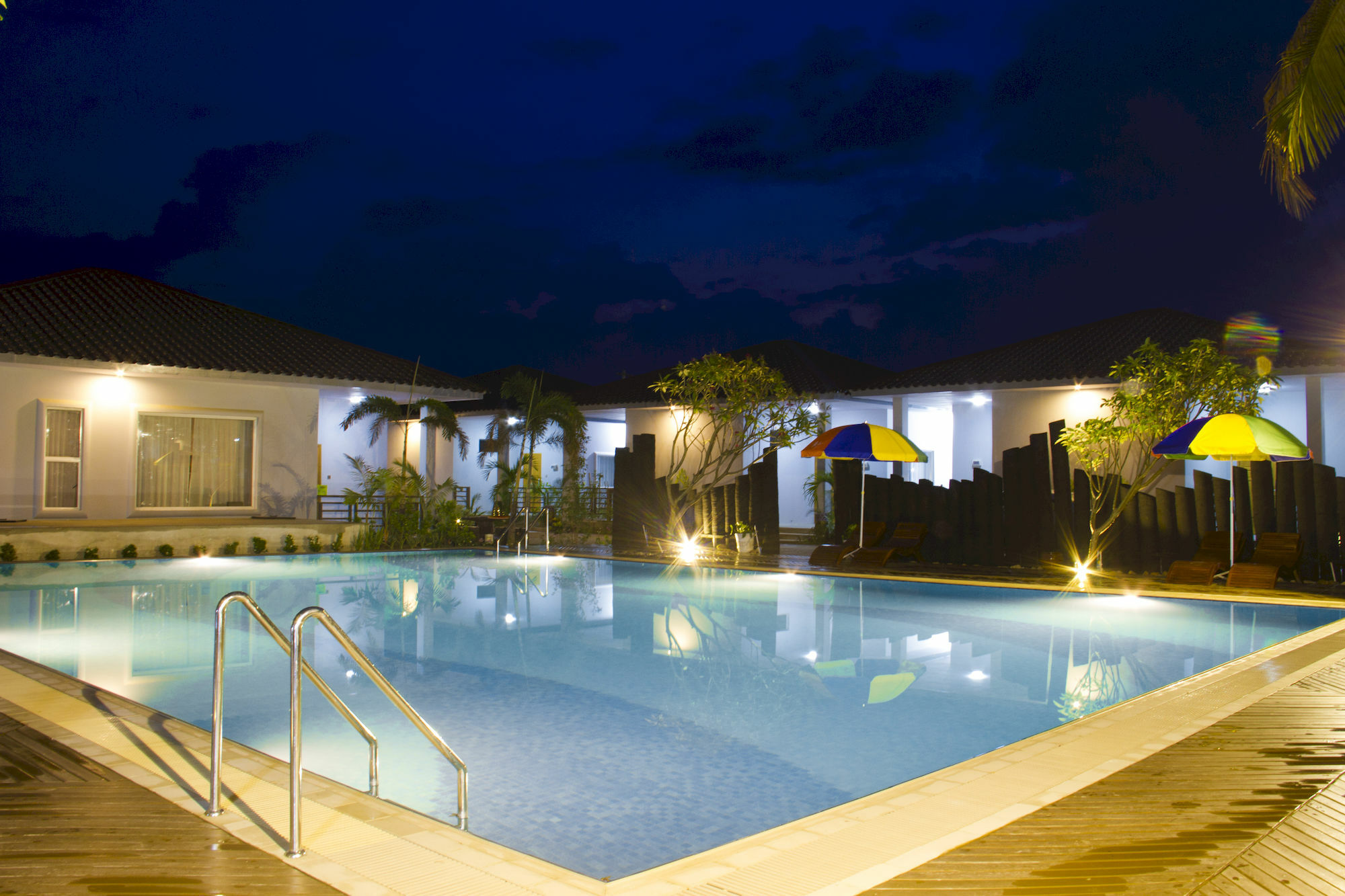 Triumph Hotel Mandalaj Kültér fotó