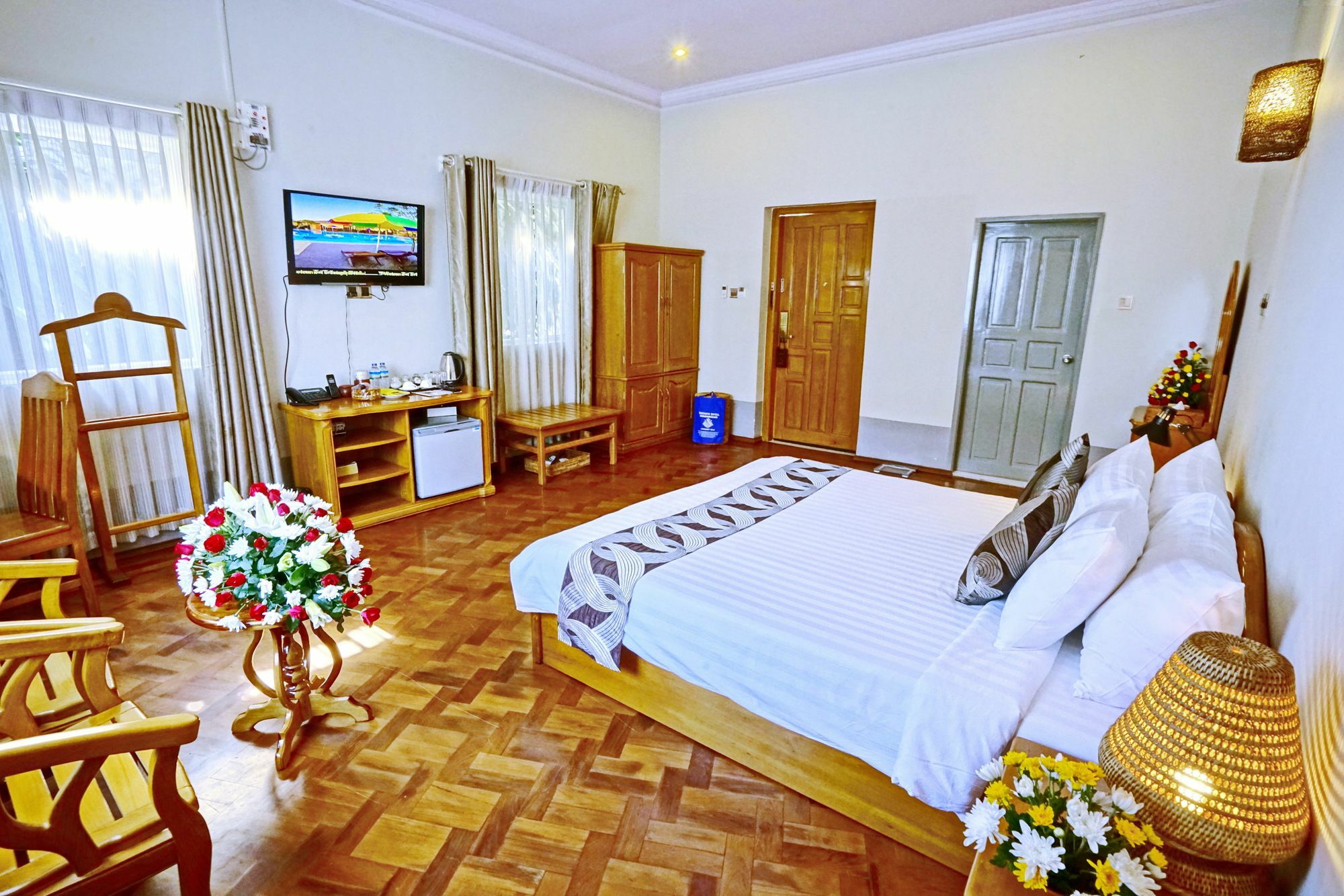 Triumph Hotel Mandalaj Kültér fotó