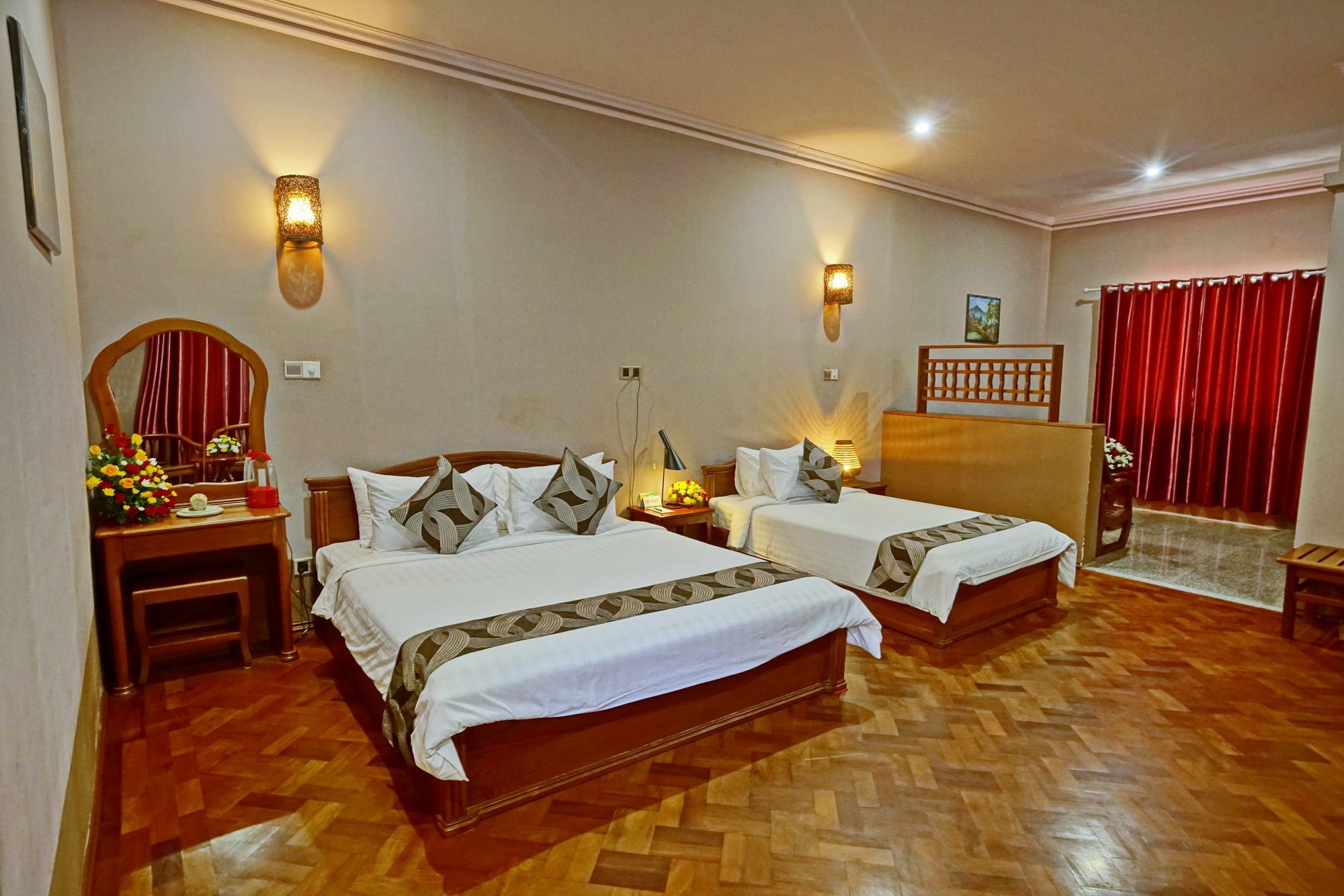 Triumph Hotel Mandalaj Kültér fotó